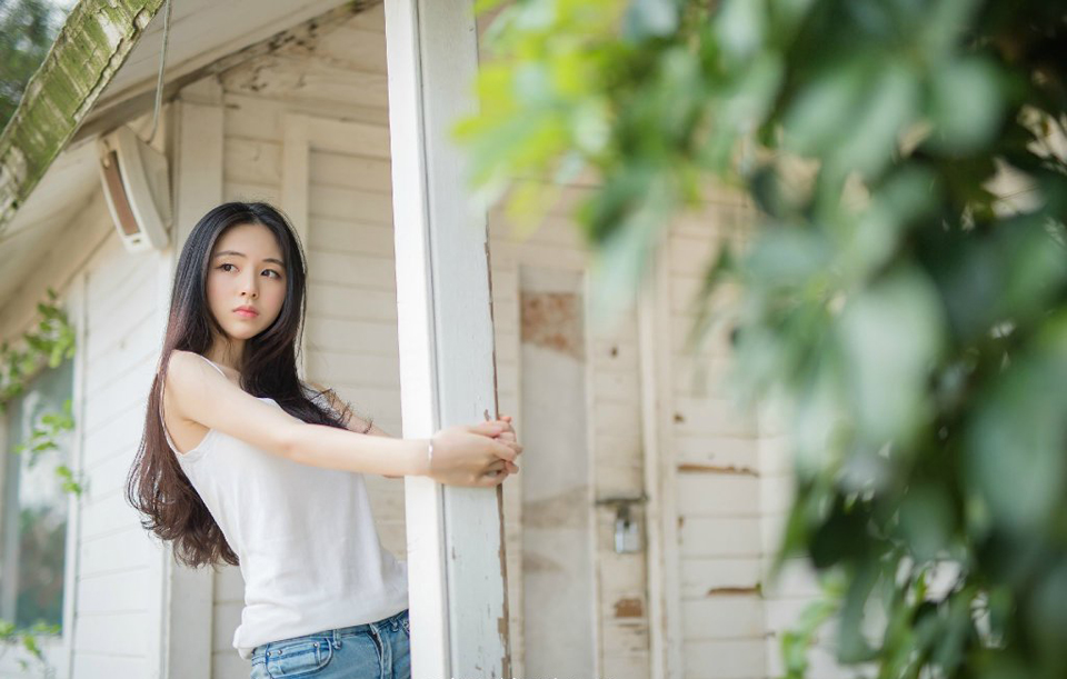 没有人能够“弃”你，除非你自暴自弃，因为我们是属于自己的，并不属于他人。——三毛《亲爱的三毛》